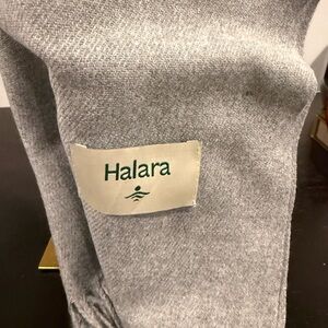 Halara Gray Knit Fabric Scarf